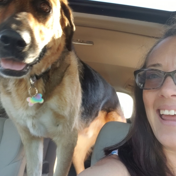 Meet your Posher, Karli - Picture 2 of 3